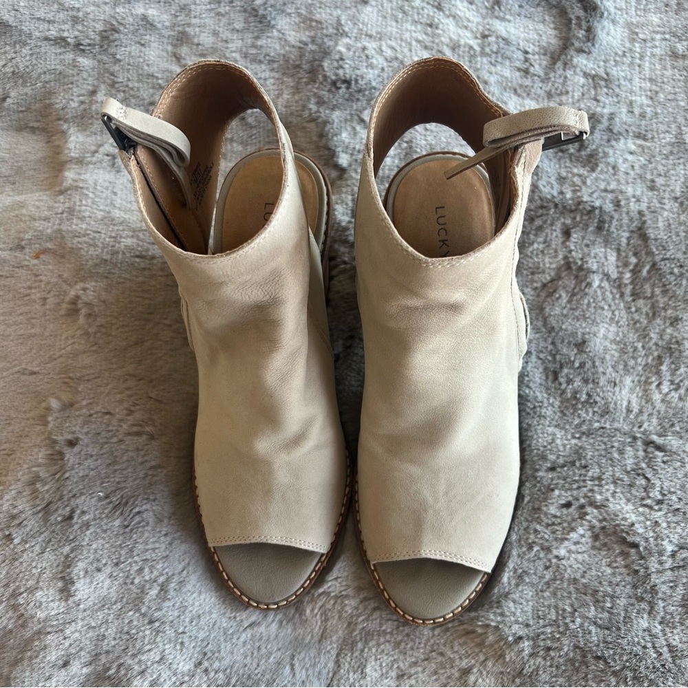 Lucky Brand Women's Cream Peep-Toe Mules